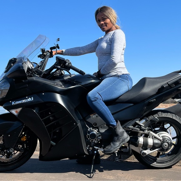 Meet your Posher. 😁 - Picture 2 of 7